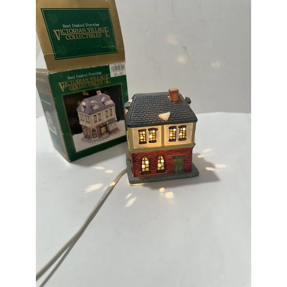 Victorian Village Collectibles‎ Edition Hand Painted Porcelain House W Light